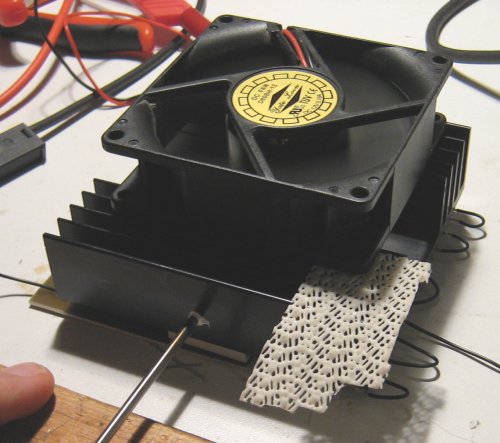 Heatsink with thermocouple.